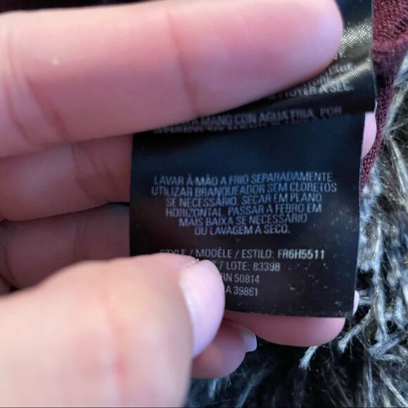 T. Tahari Ruffle Cowl Neck Sweater Maroon size Small - Picture 7 of 7